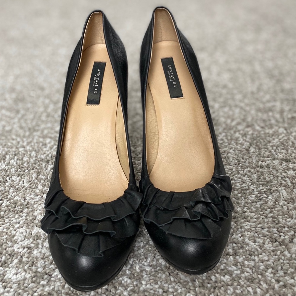 Ann Taylor Ruffle heels